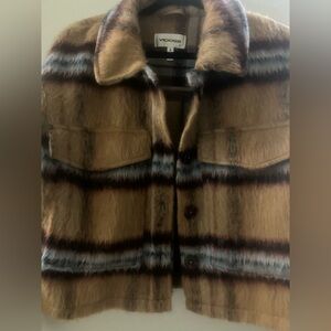 Vigoss Women’s Size Small Short Brushed Plaid Crop Jacket Heavyweight and Warm
